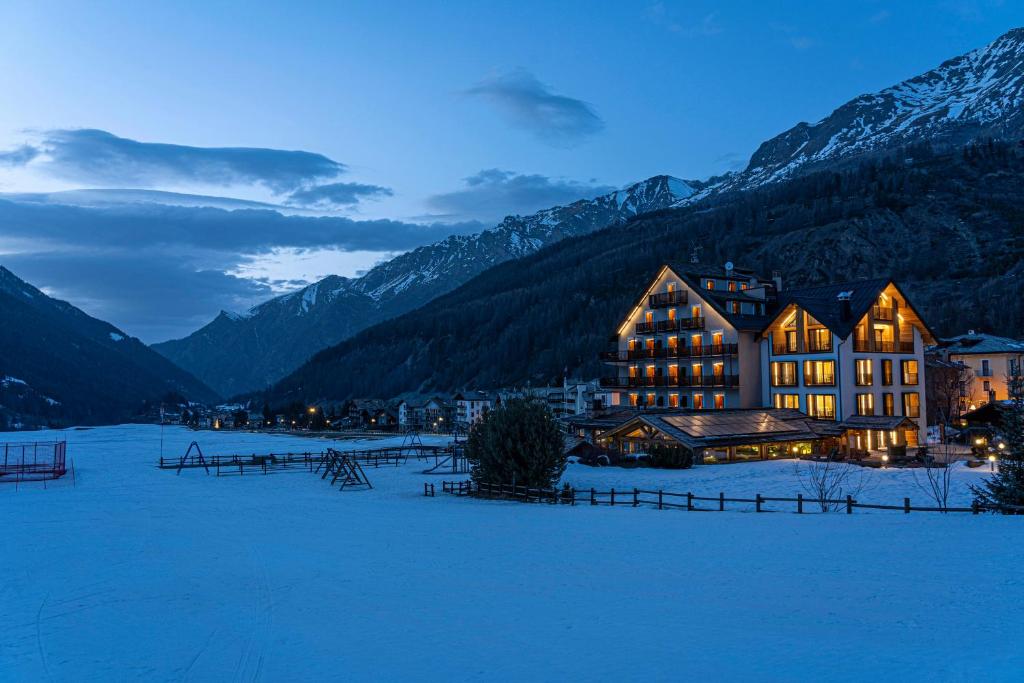 Hotel Sant'Orso - Mountain Lodge & Spa photo 2