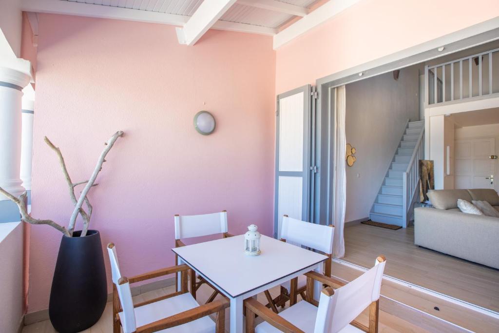 Stunning New apartment with view of Orient Bay photo 1