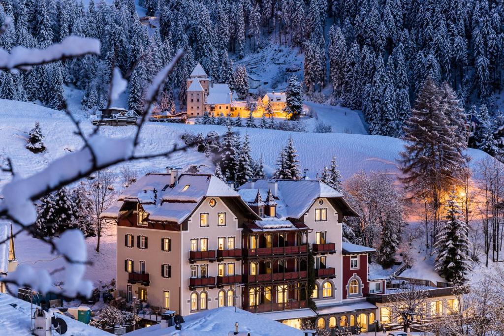 Grand Hotel Wolkenstein photo 4