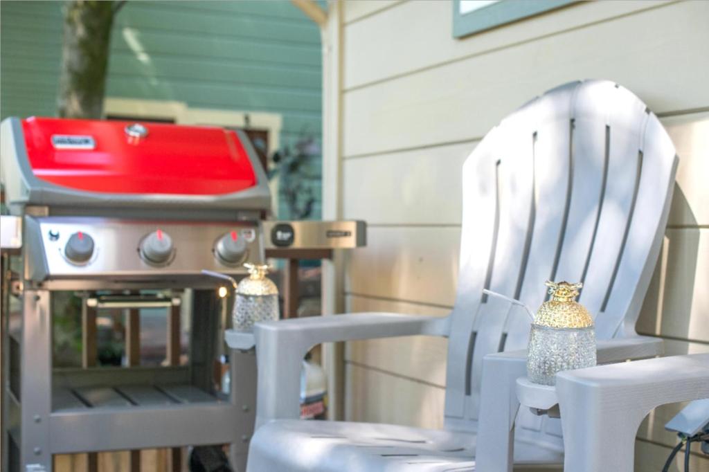 Summit Sanctuary! Redwoods! Fire Table!! BBQ Grill! Fast WiFi!! Dog Friendly! photo 2