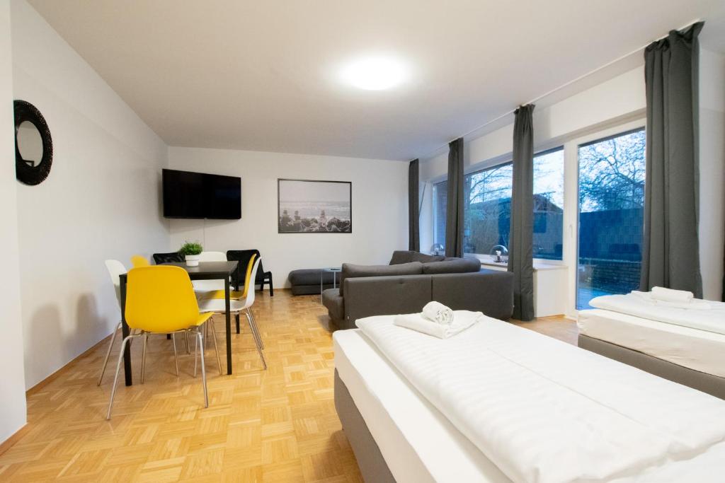 Tolstov Apartments - 1-4 Room Apartments - 20 min DUS Airport & MESSE DUS