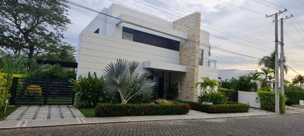 Casa Campestre en Condominio Lagos Del Peñon photo 4