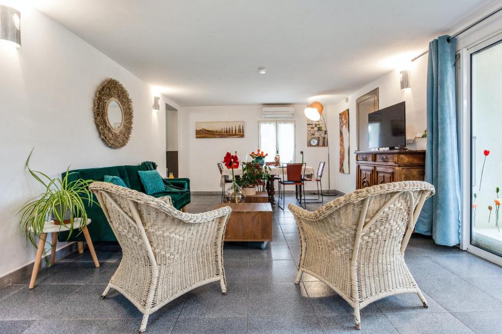 Villa de 3 chambres avec piscine privee jardin clos et wifi a Beaumes de Venise photo 3