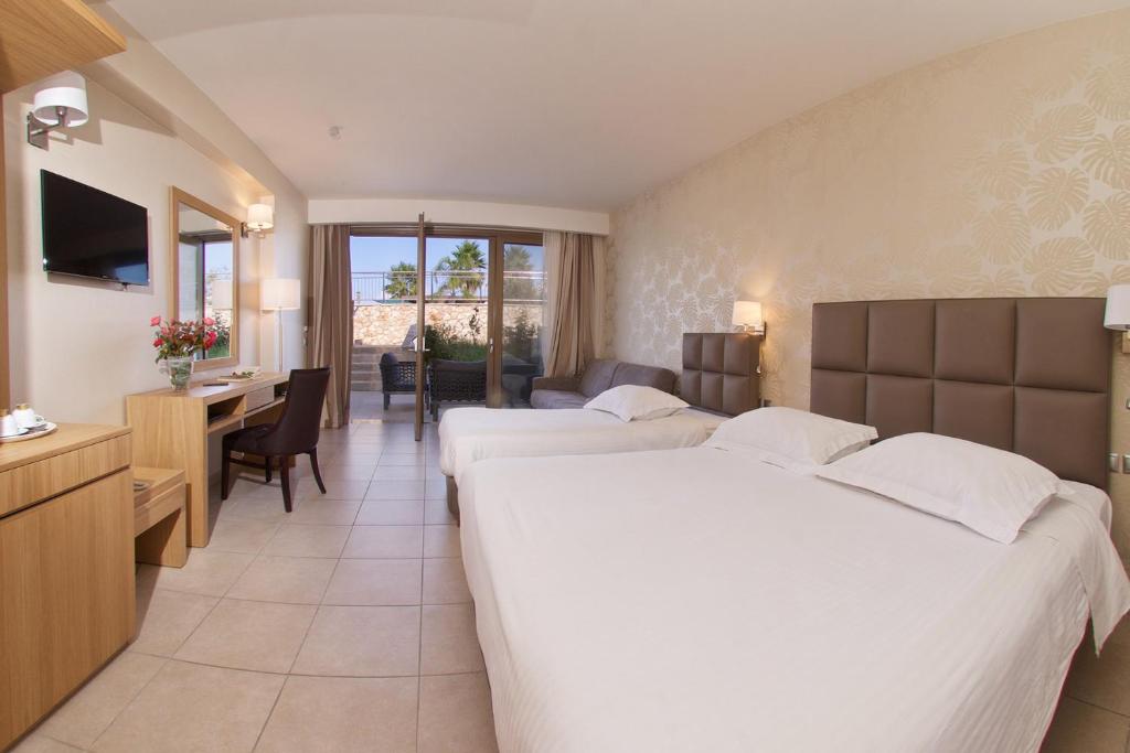 Трехместный (Трехместный номер, вид на сад), Ionian Emerald Resort