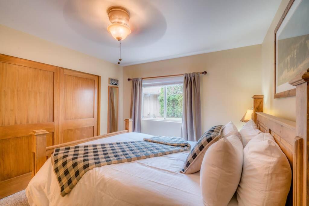 DAS BAVARIAN CONDO, 5 Star Ground Floor Unit, Walk to Town, Sleeps 6 photo 3