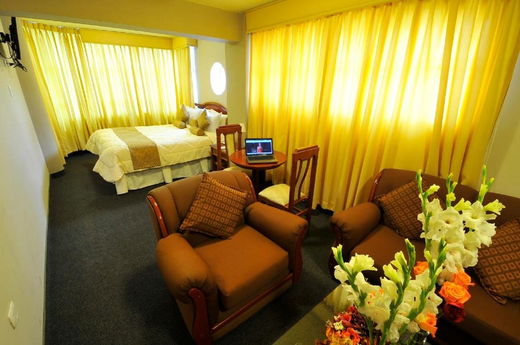 Hotel La Joya photo 2