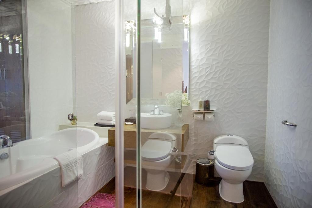 Трехместный (Трехместный номер Делюкс), Blue Diamond Luxury Hotel