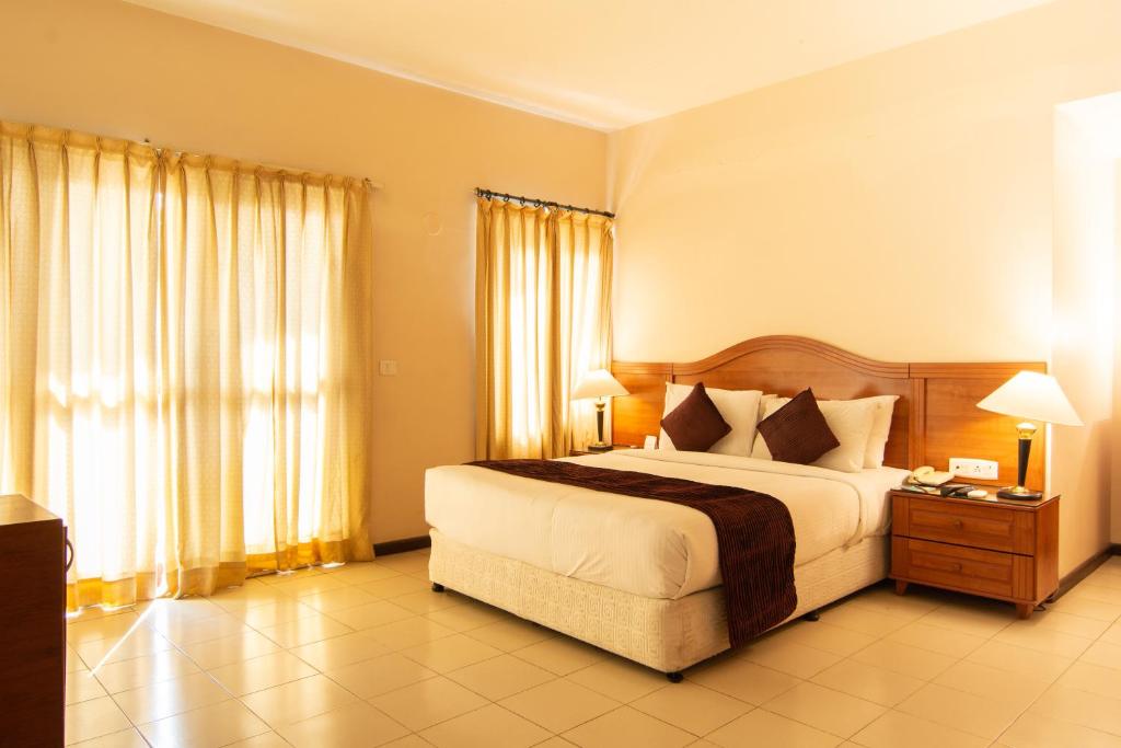 Апартаменты (Deluxe One Bedroom with Kitchen), Halcyon Condominiums