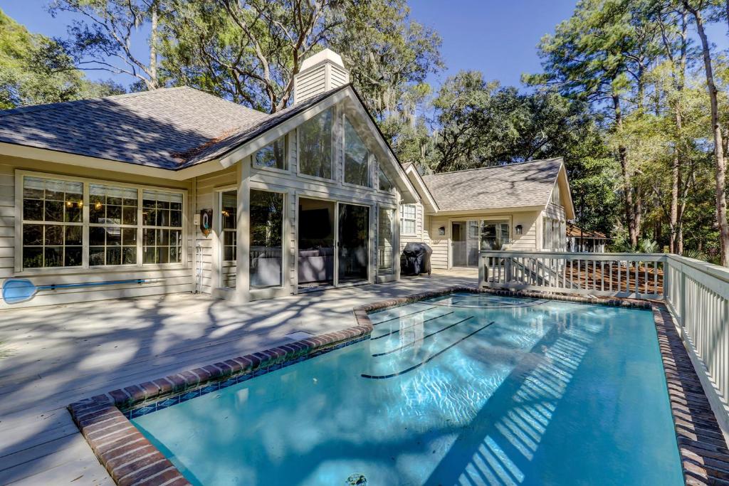 41 Governors Rd 3 BR Home Private Pool image