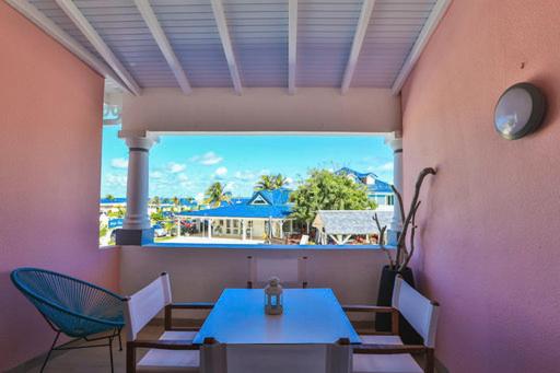 Stunning New apartment with view of Orient Bay photo 3