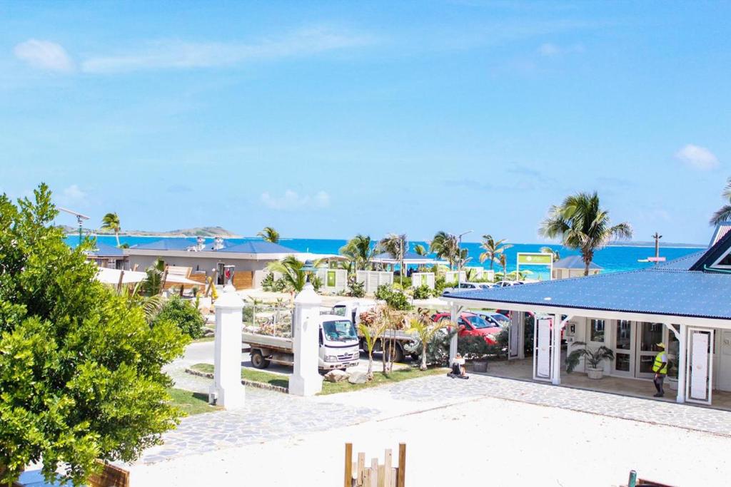 Stunning New apartment with view of Orient Bay photo 2