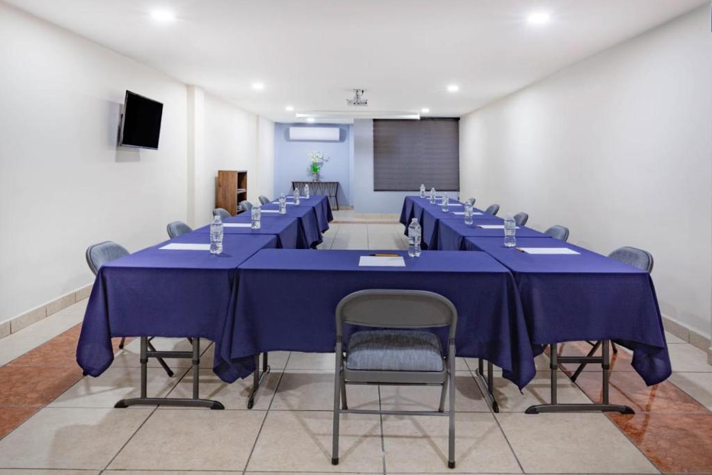 Days Inn by Wyndham Piedras Negras photo 3