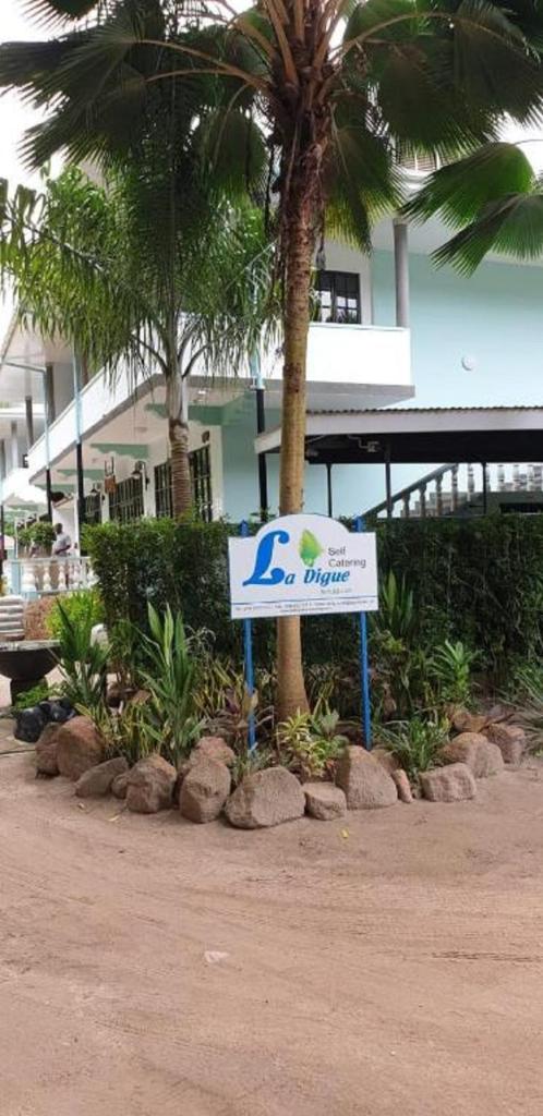 La Digue Self-Catering Apartments photo 1