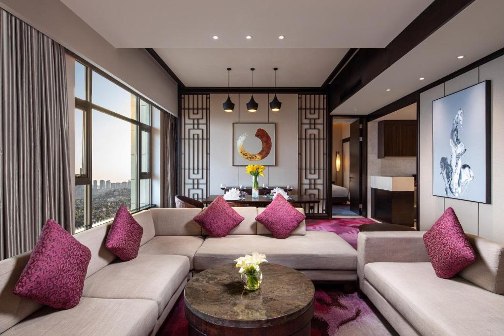 Сьюит (Люкс с 2 спальнями), Crowne Plaza Chongqing New North Zone