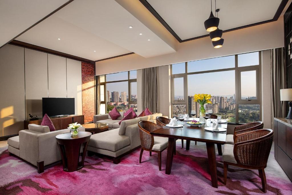 Сьюит (Люкс Crowne Plaza с особым видом), Crowne Plaza Chongqing New North Zone