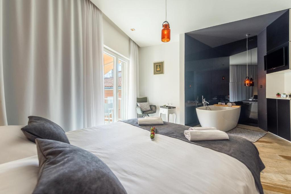 Luxury rooms in Old Town-Feral and Kala photo 3