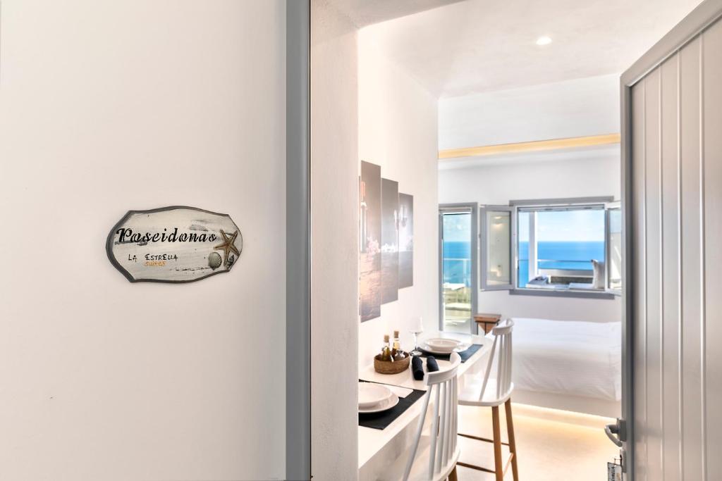 La Estrella 4 Suites with Sea View & 4 Prive Hot Tub photo 4
