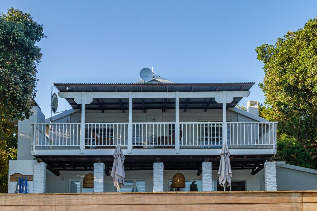 River House photo 3