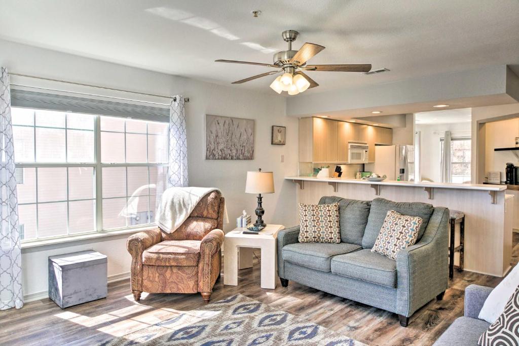 Lakefront Home with Hot Tub, Dock and Resort Amenities photo 4