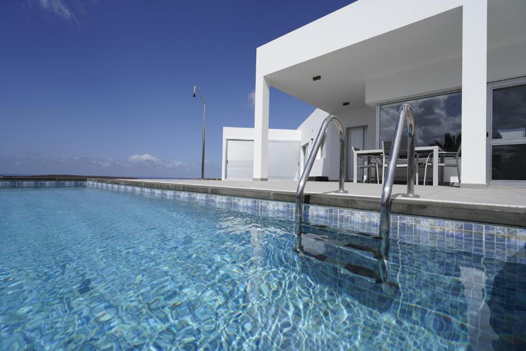 Casa Achaman - Contemporary style villa with outstanding views photo 2