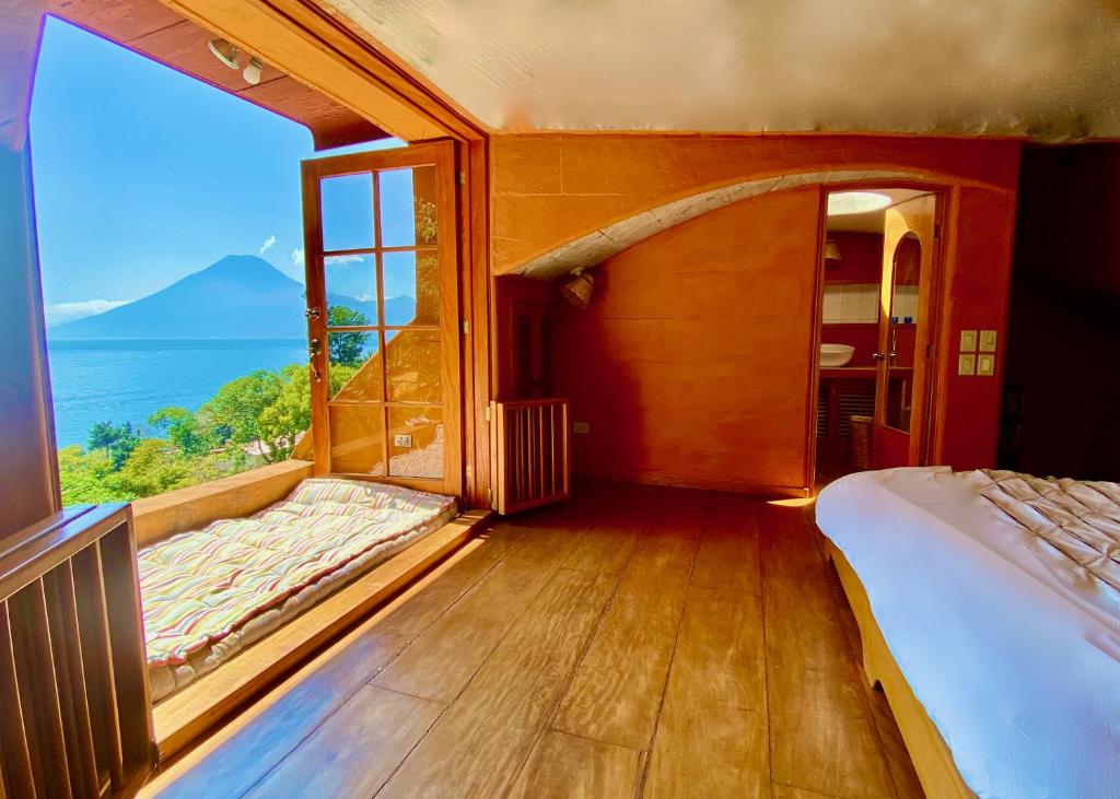 Unique Architecture, Breathtaking views of Lake photo 3