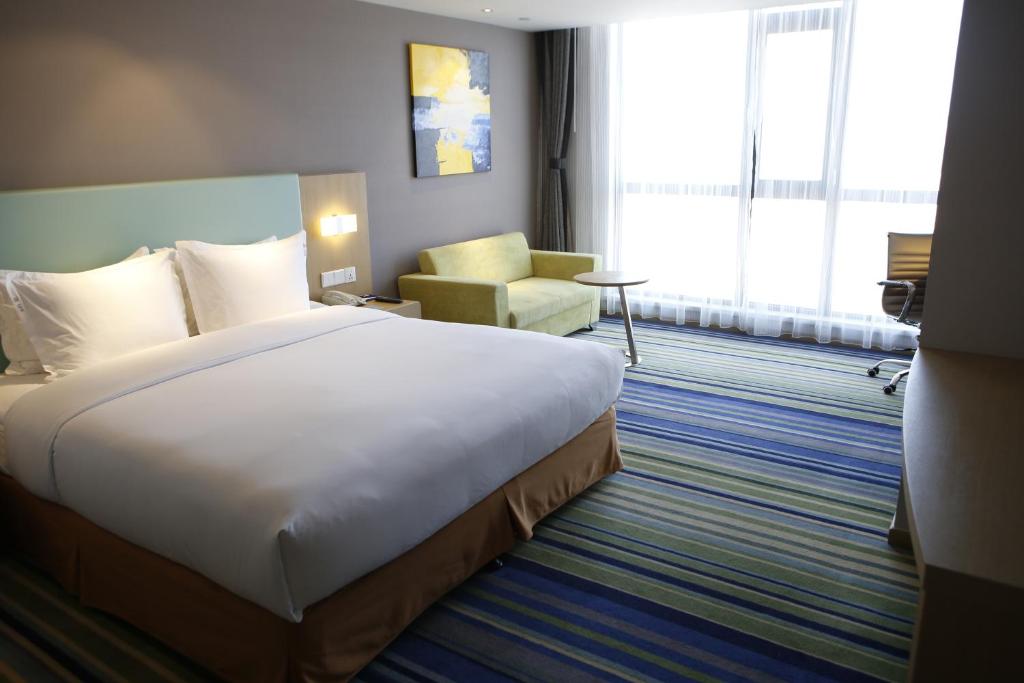 Holiday Inn Express Yingkou Onelong Plaza, an IHG Hotel photo 2