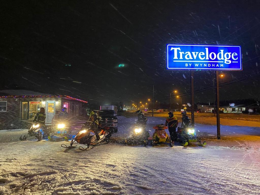 Travelodge by Wyndham Cochrane photo 3