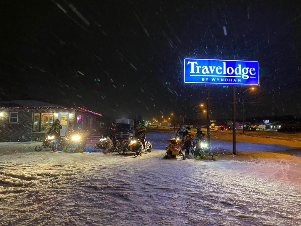 Travelodge by Wyndham Cochrane photo 2