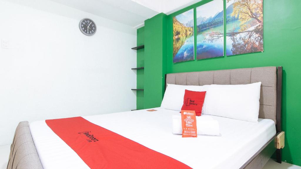 Двухместный (Двухместный номер с 1 кроватью), RedDoorz near C5 Kalayaan Avenue Makati