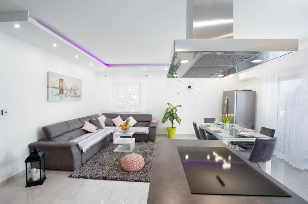 Luxury Residence Danica with a private rooftop pool photo 3