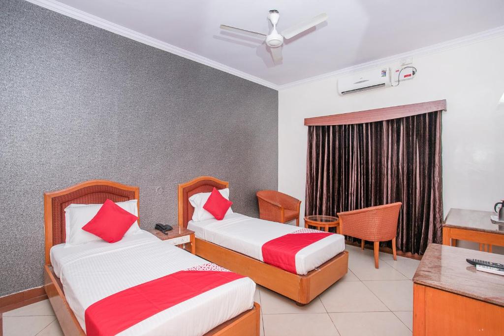 Трехместный (Трехместный номер Делюкс), OYO 592 Hotel Chetan International