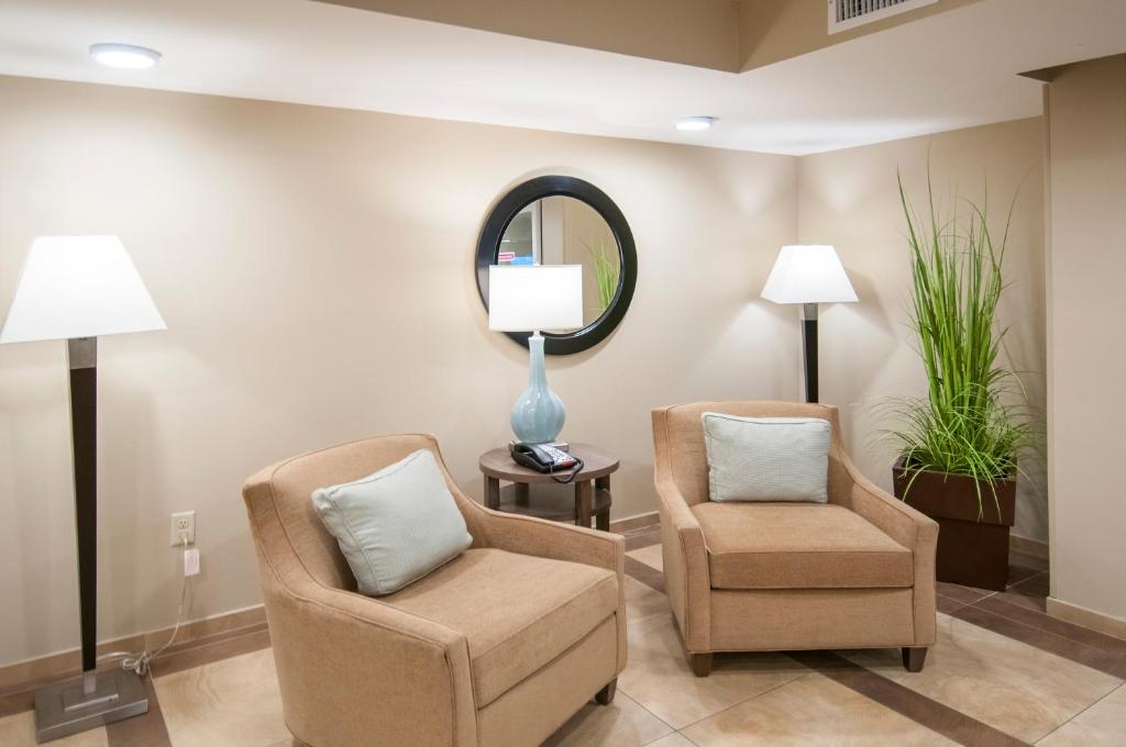 Candlewood Suites - Baton Rouge - College Drive, an IHG Hotel photo 3