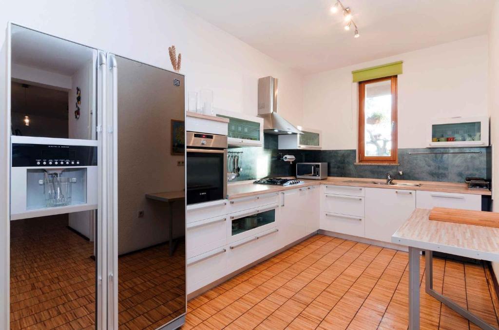 Holiday home in Jasenice 40479 photo 4
