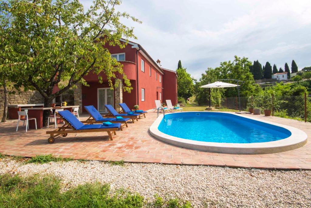 Holiday home in Oprtalj/Istrien 37043