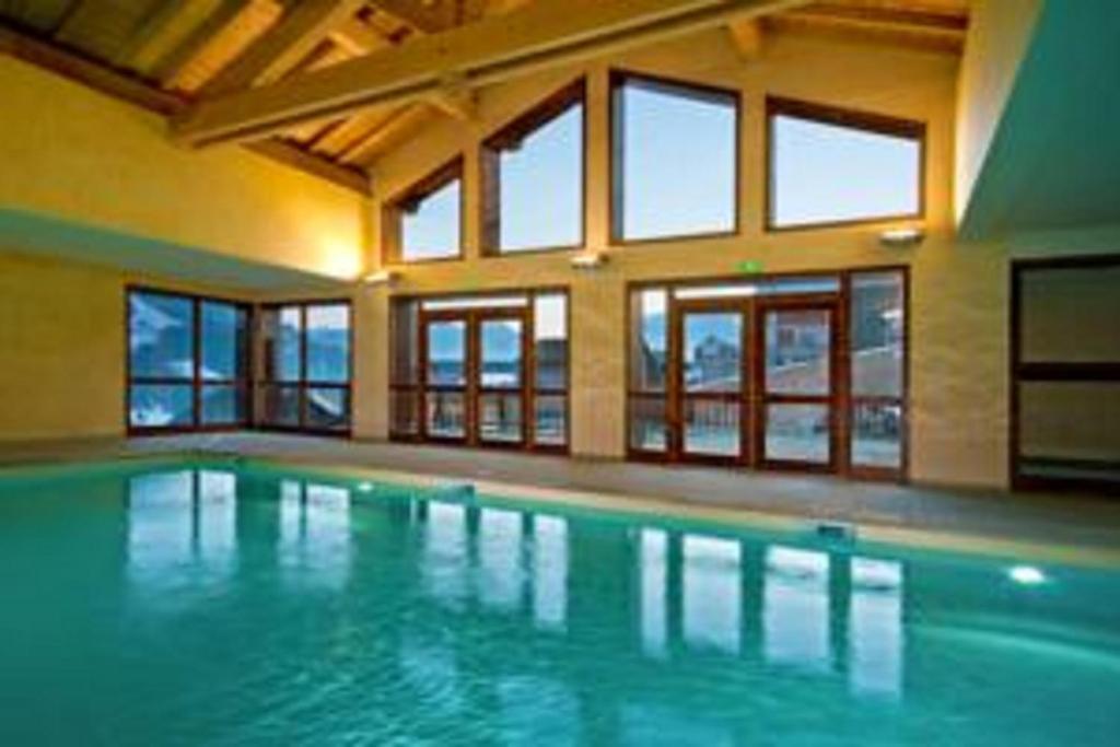 Lagrange Vacances Les Chalets du Mont Blanc photo 3