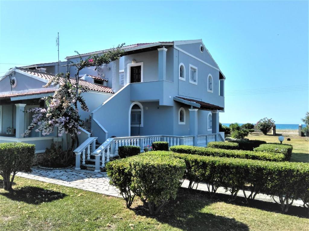 Villa Angela, seafront apartments, Almiros beach photo 1