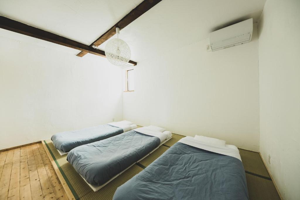 Otaru Tap Room & Hostel Room Type - Triple Room