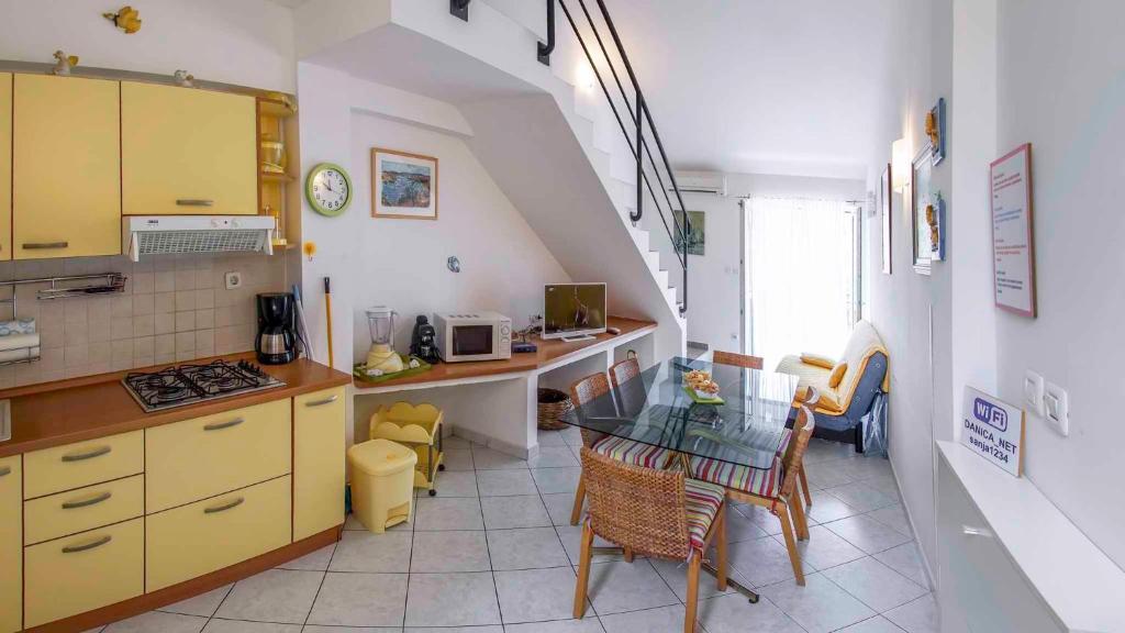 Apartments in Zdrelac/Insel Pasman 31078 photo 1