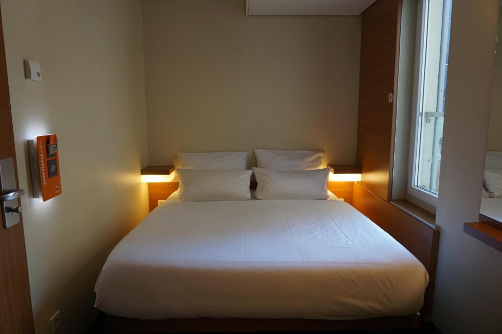 easyHotel Berlin Hackescher Markt photo 4