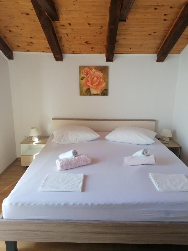 One-Bedroom Apartment in Baric Draga II photo 2