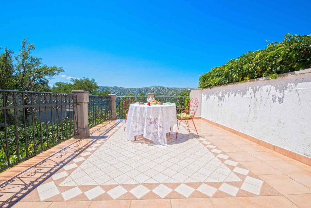 Holiday home in Grizane 5373