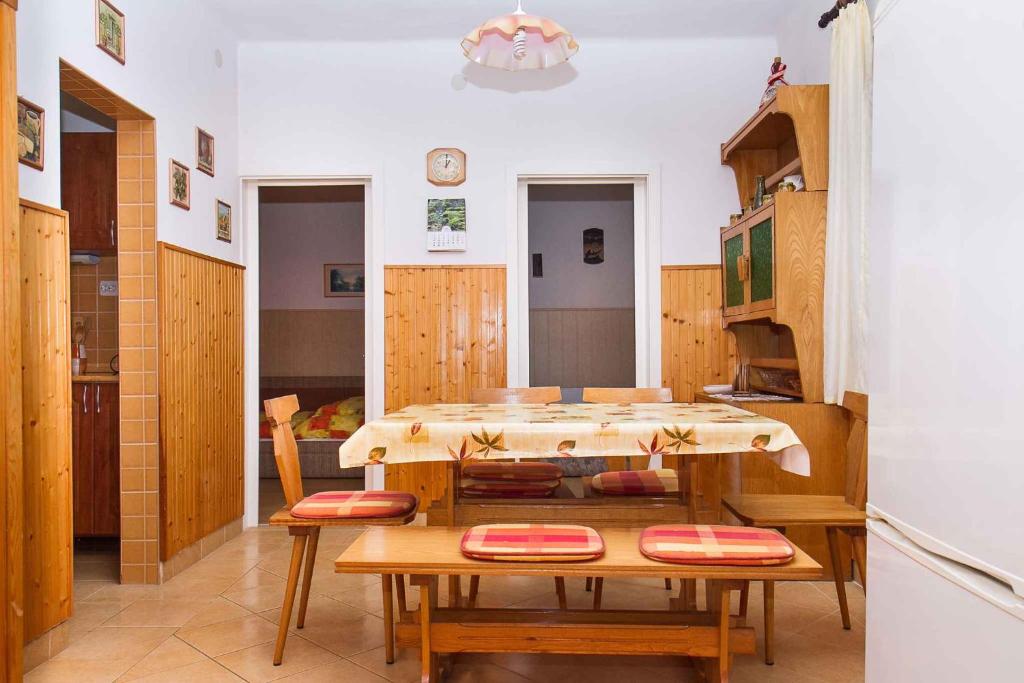Holiday home in Balatonkeresztur 19252 photo 1
