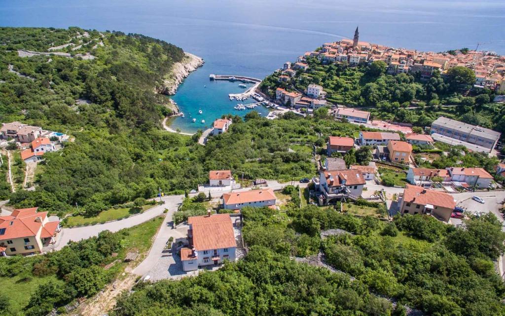 Apartment in Vrbnik/Insel Krk 13612 photo 1