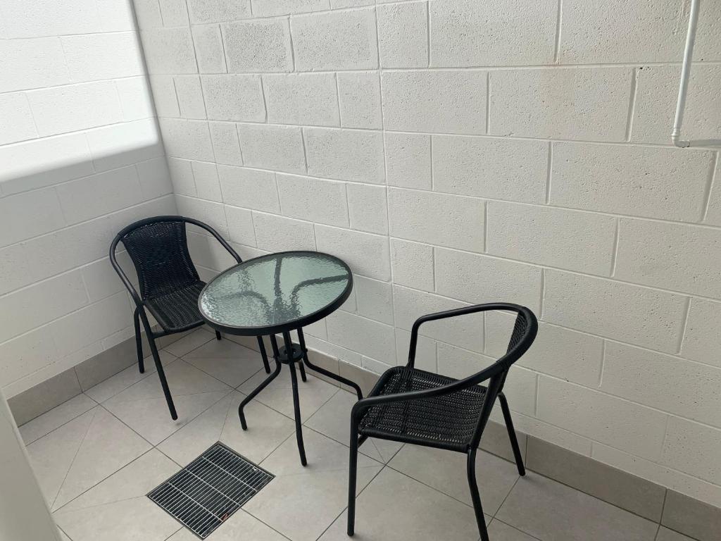 BENDIGO HIGH ST APARTMENTS with KING BED-COURTYARD-KITCHEN-REFURBISHED 2022 photo 3