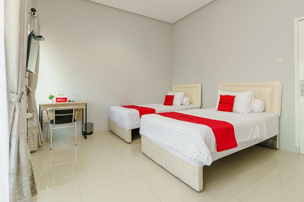 RedDoorz @ Jalan Demang Lebar Raya Palembang photo 1