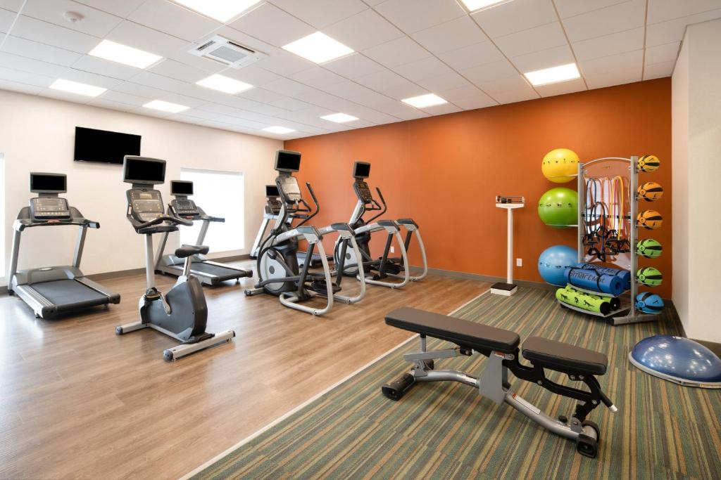 Holiday Inn Express & Suites - Ft Myers Beach-Sanibel Gateway, an IHG Hotel photo 4