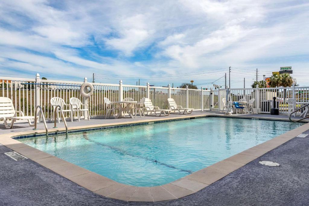 Sleep Inn And Suites Brunswick image