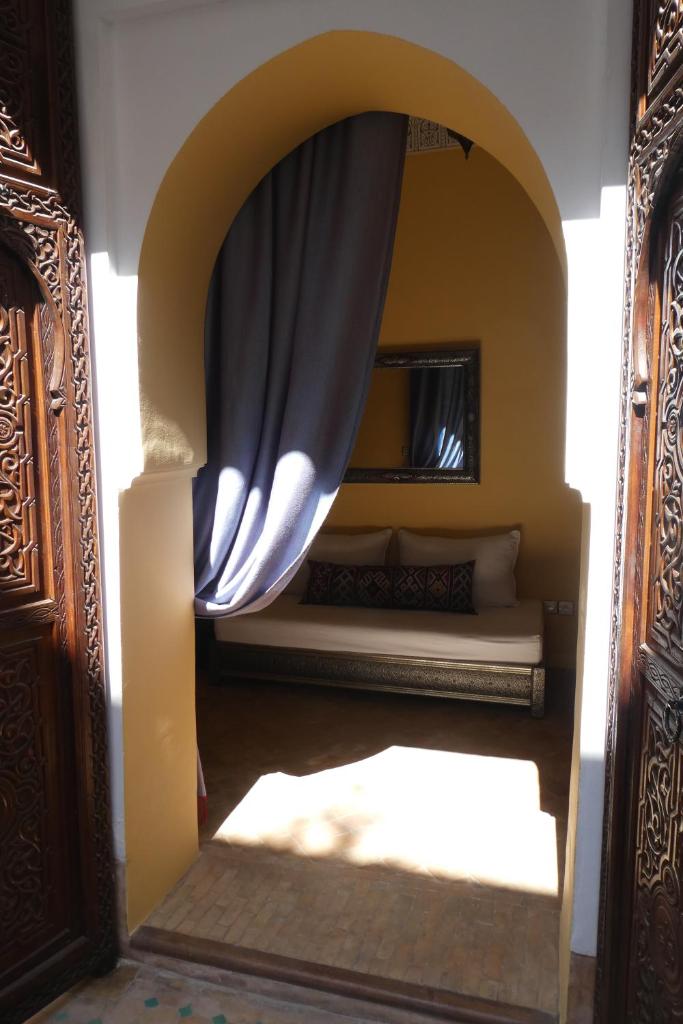 Двухместный (Saffron), Riad Smara
