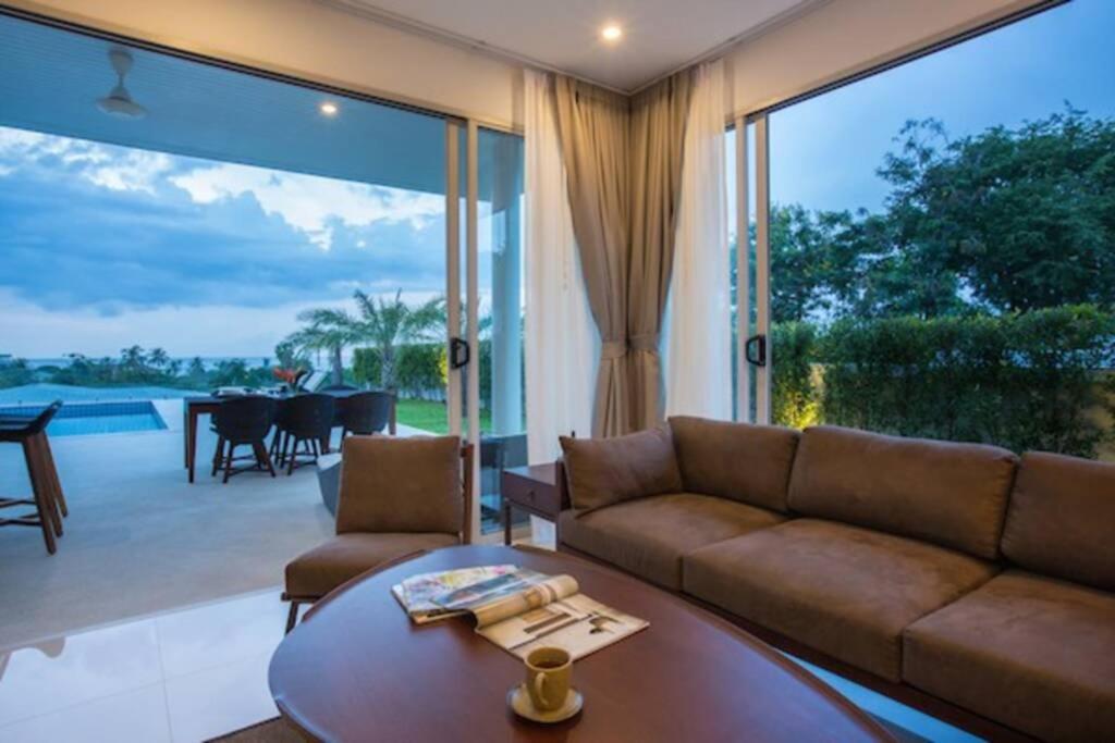 **75% DISCOUNT** 3 Bed/4 Bath SEA VIEWS BIG GARDEN photo 1