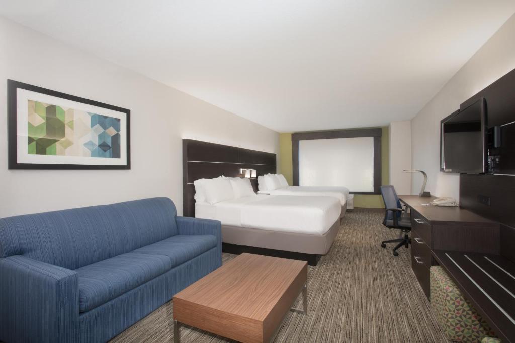 Holiday Inn Express Hotel & Suites Longmont (Pet-friendly) - Tap to explore photos